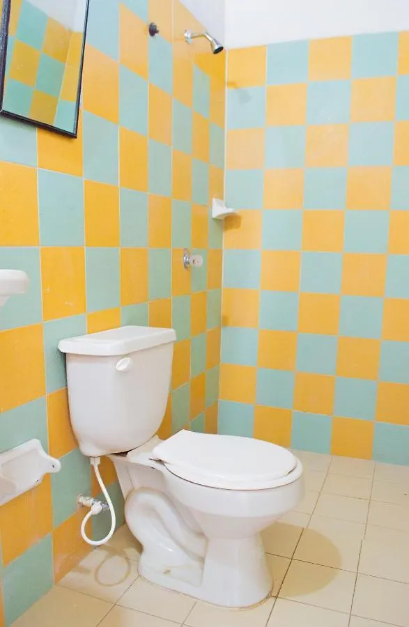Hostal Maranatha Santa Marta  Albergue